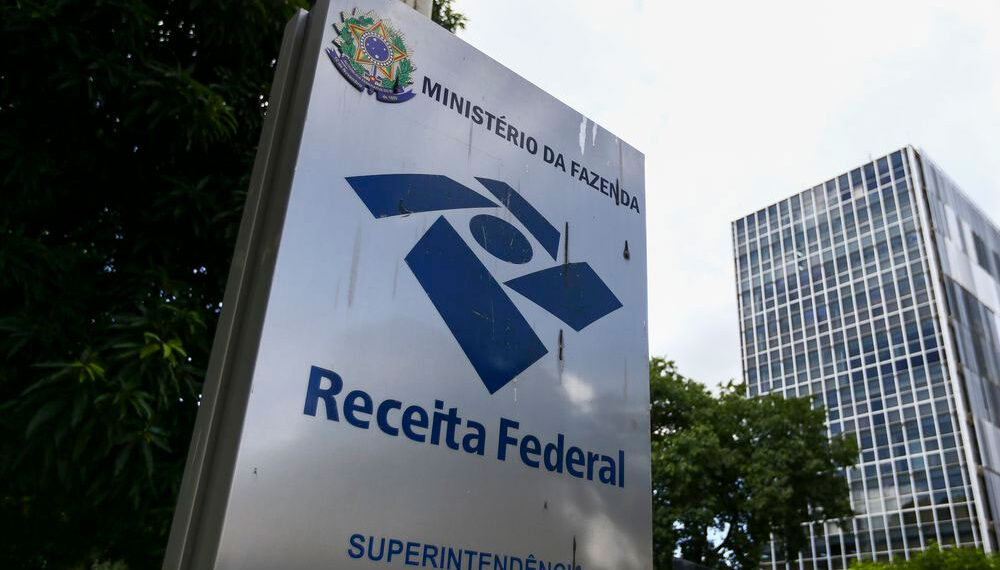 Arrecadação federal de impostos atinge R$ 251 bilhões em janeiro 